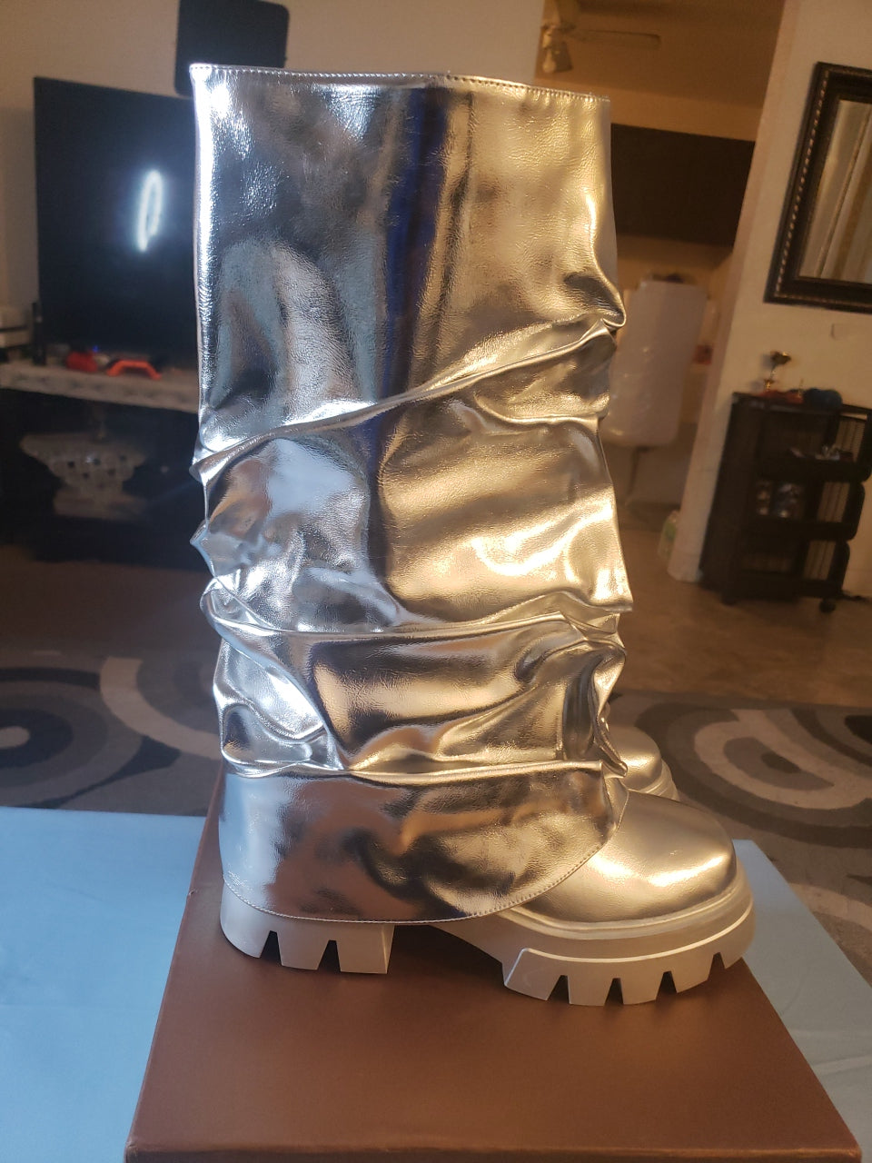 Women's Fashion Shattering Boots With Bold Aluminum/Silver Accents Size 8