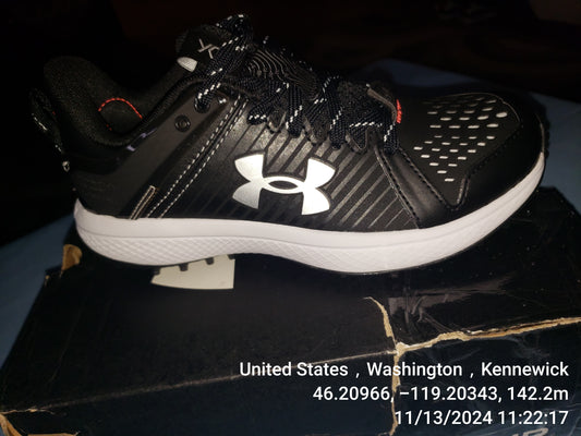 Under Armour Yard Turf Jr. Size 3Y